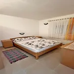 Apartment In Near Sandy Kampor