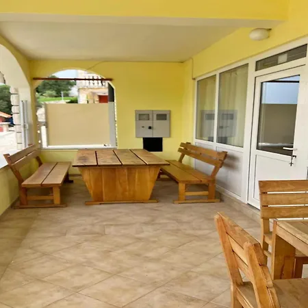 In Near Sandy Kampor