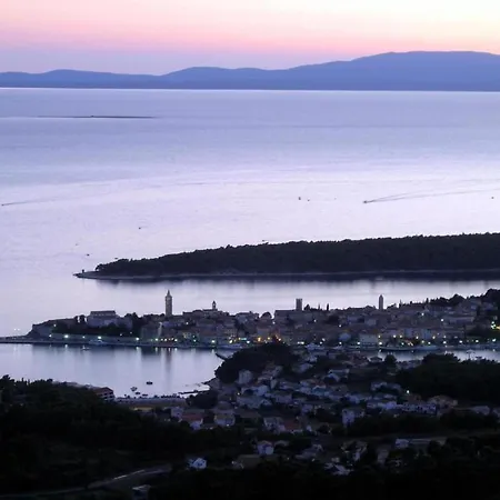 In Near Sandy شقة