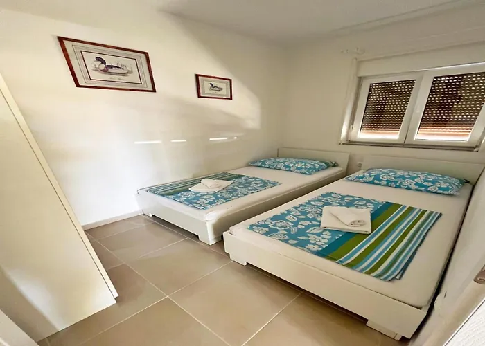 In Near Sandy * Kampor